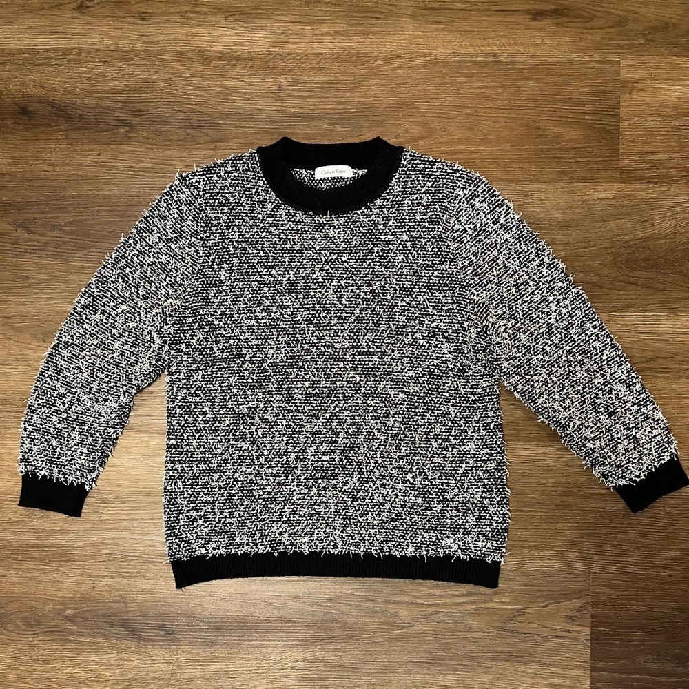 CALVIN KLEIN black and white sweater L